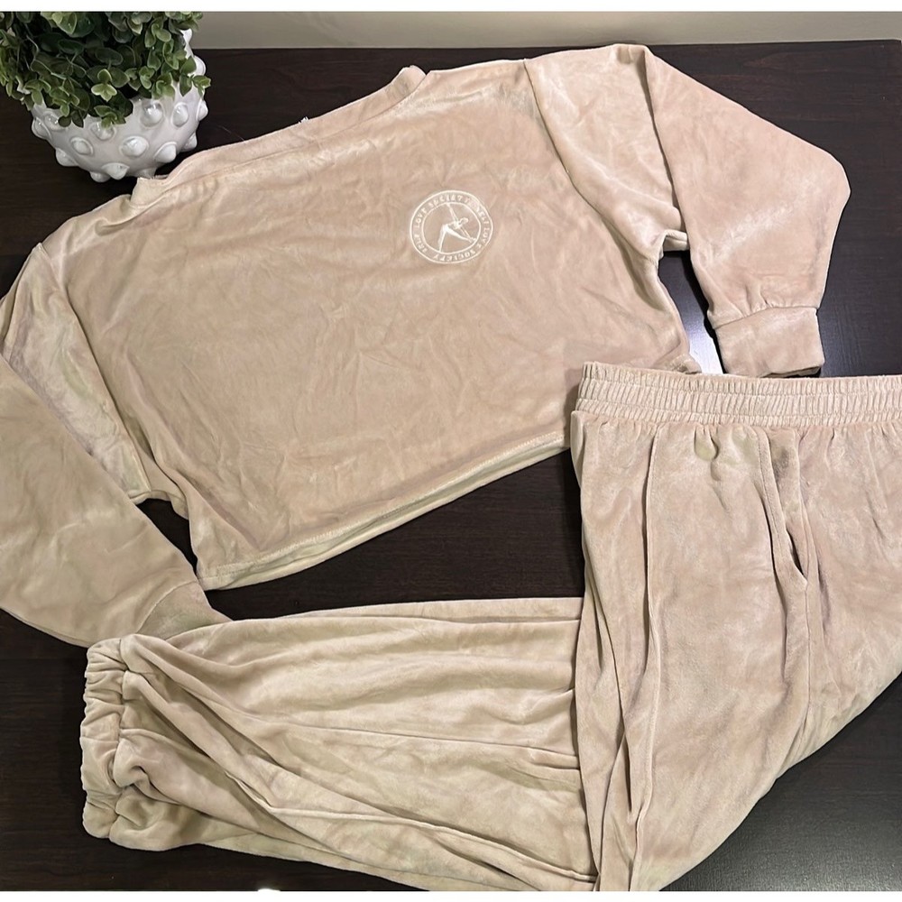 Asos Design Petite Lounge Set - image 1